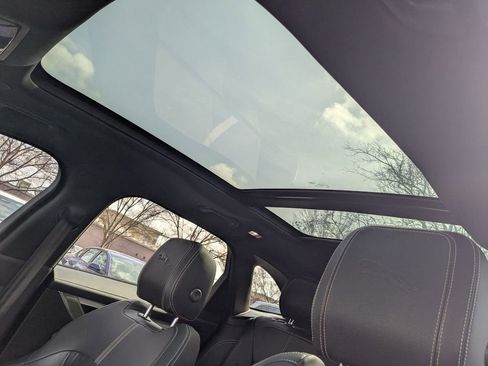 Used 2024 Jaguar F-PACE R-Dynamic S image 22