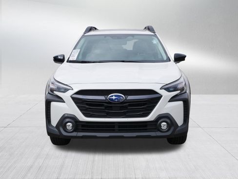 Certified 2025 Subaru Outback Premium AWD/4WD image 2