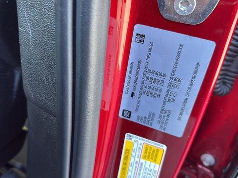 Used 2024 GMC Yukon SLT image 42