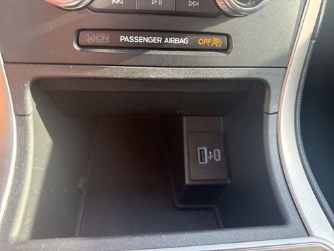 Used 2024 Ford Edge SEL image 22