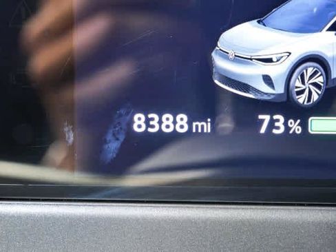 Certified 2025 Volkswagen ID.4 Pro RWD image 3