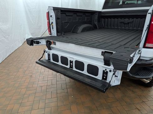 Used 2026 Chevrolet Silverado 2500 ZR2 AWD/4WD image 8