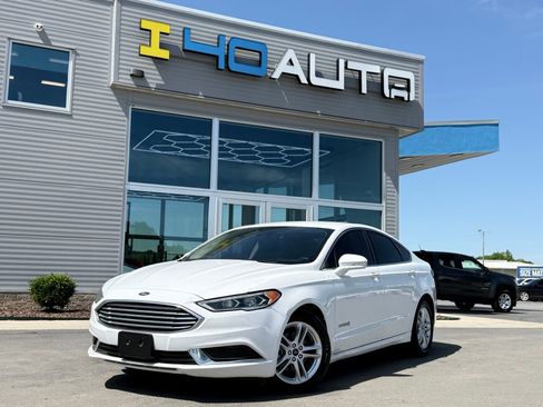 Used 2018 Ford Fusion SE w/ Equipment Group 602A FWD image 1