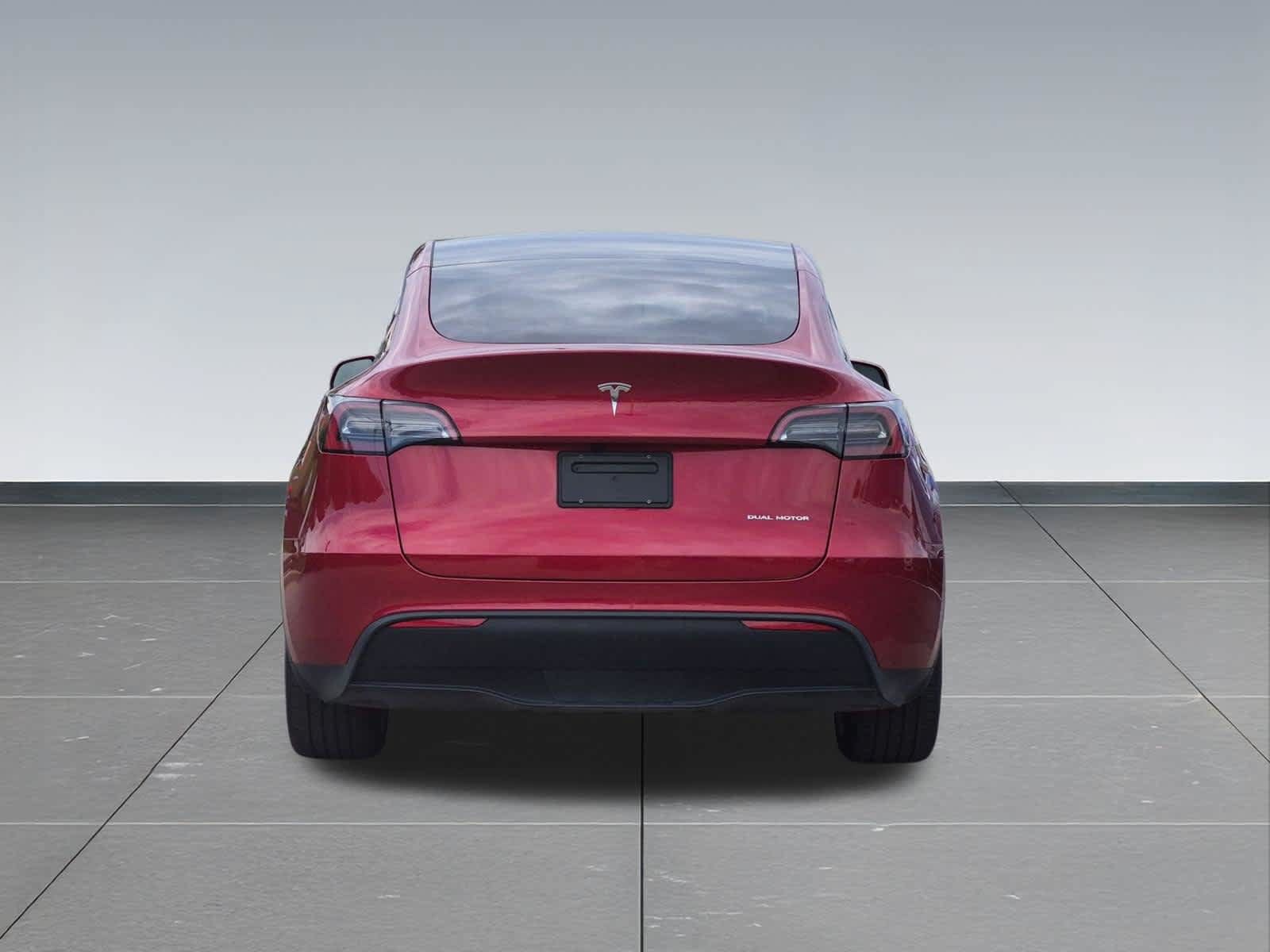 Used 2024 Tesla Model Y Long Range AWD/4WD image 5
