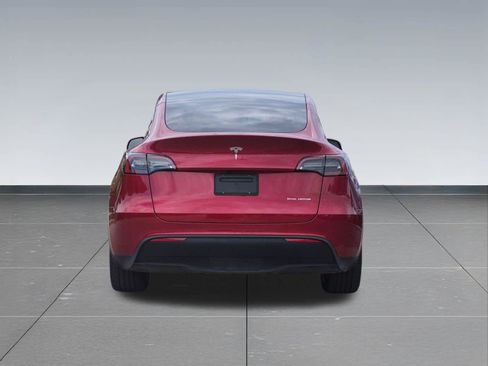 Used 2024 Tesla Model Y Long Range AWD/4WD image 5
