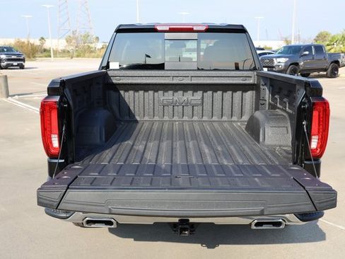 New 2026 GMC Sierra 1500 SLT image 28