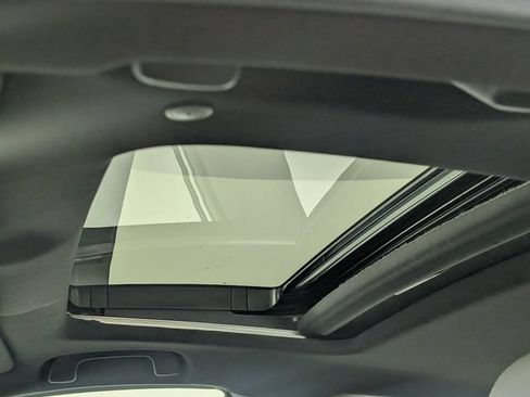 Used 2024 Honda Accord Sport image 11