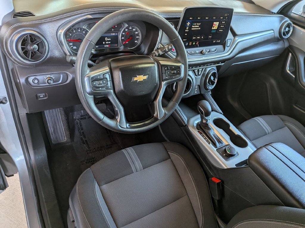 Used 2025 Chevrolet Blazer LT FWD image 16
