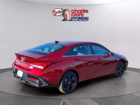 New 2026 Hyundai Elantra SEL Sport Premium FWD image 5