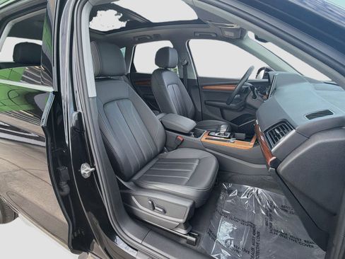 Used 2023 Audi Q5 2.0T Premium w/ Convenience Package AWD/4WD image 32