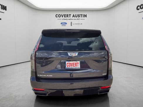 Used 2022 Cadillac Escalade Sport Platinum w/ Heavy-Duty Trailer Package AWD/4WD image 4