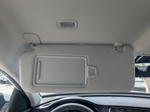 Used 2019 Kia Optima LX image 26