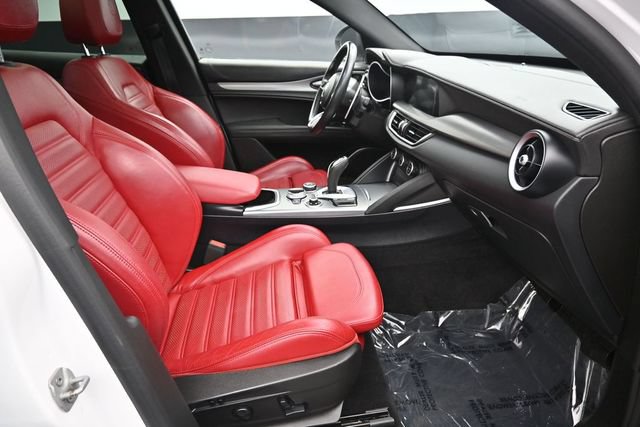 Used 2022 Alfa Romeo Stelvio Veloce AWD/4WD image 27