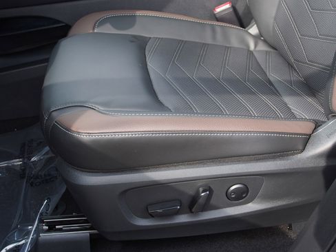 New 2025 Nissan Pathfinder Platinum image 18