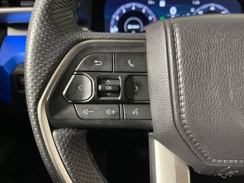 Certified 2025 Toyota Tacoma TRD Off-Road image 25