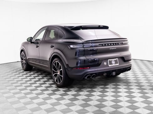 Used 2025 Porsche Cayenne Coupe AWD/4WD image 3