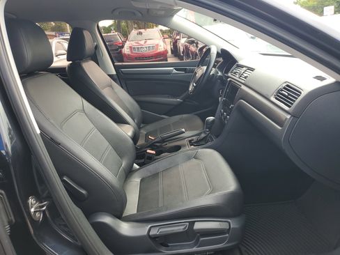 Used 2017 Volkswagen Passat 1.8T R-Line image 39