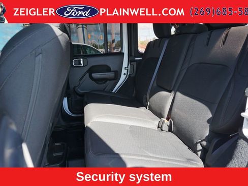 Used 2023 Jeep Wrangler Unlimited AWD/4WD image 11
