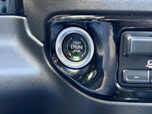 Used 2022 Chevrolet Silverado 1500 High Country image 19