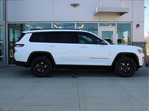 New 2026 Jeep Grand Cherokee L 4WD image 4