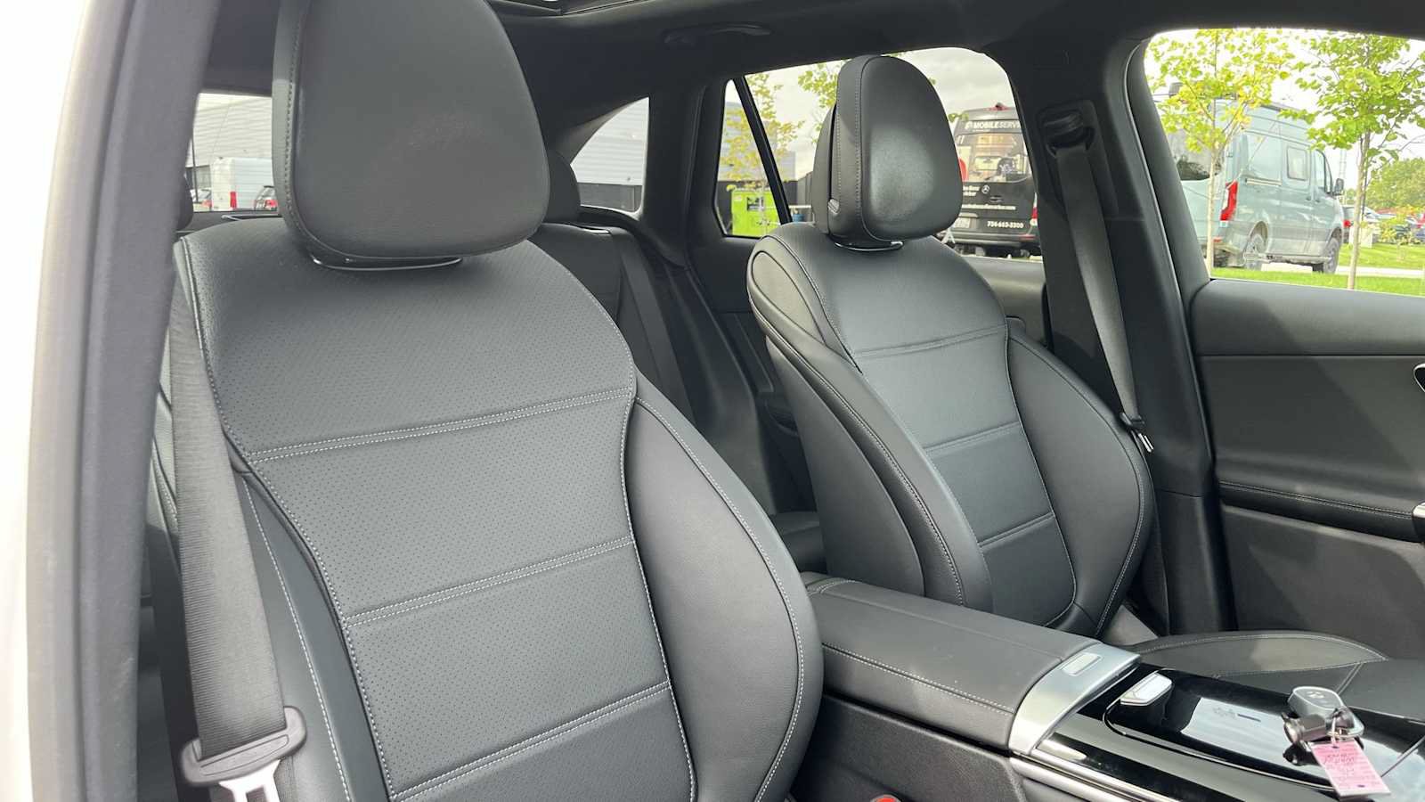 Used 2026 Mercedes-Benz GLC 300 4MATIC image 37