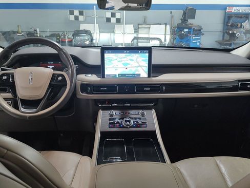 Used 2021 Lincoln Aviator Reserve w/ Elements Package Plus AWD/4WD image 19