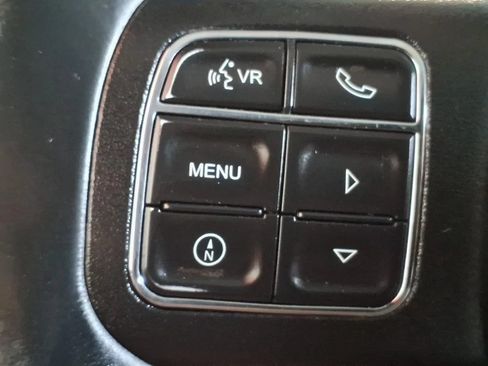 Used 2017 Jeep Wrangler Sahara w/ Connectivity Group AWD/4WD image 26