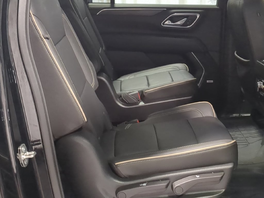 Used 2024 GMC Yukon XL SLT w/ SLT Premium Package AWD/4WD image 24