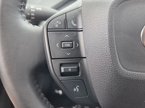 Used 2024 Toyota Prius LE FWD image 25
