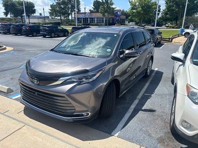 Used 2022 Toyota Sienna Platinum