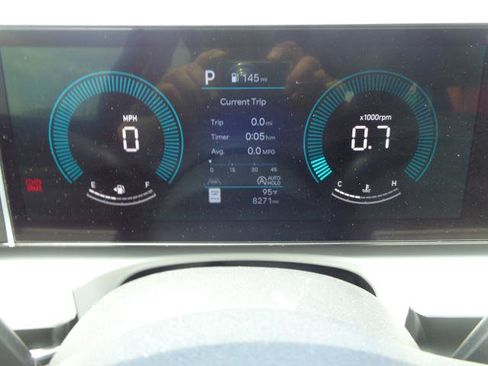 Used 2025 Hyundai Tucson SE FWD image 36