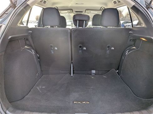 Used 2021 Nissan Kicks SR image 21