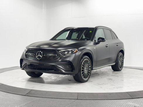 Used 2025 Mercedes-Benz GLC 350e 4MATIC image 3
