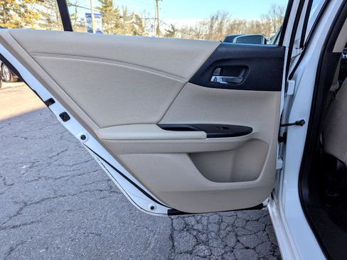 Used 2015 Honda Accord EX image 36