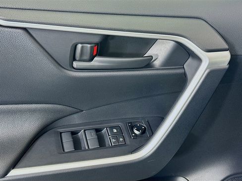 Certified 2025 Toyota RAV4 LE image 18