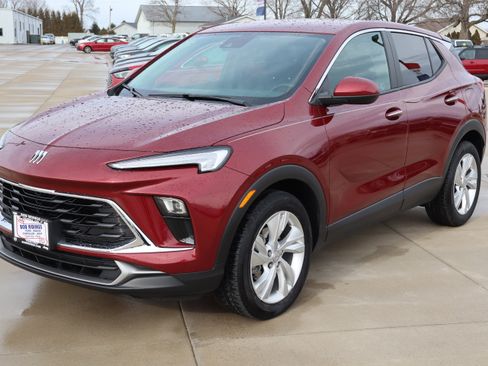 Used 2024 Buick Encore GX Preferred image 2
