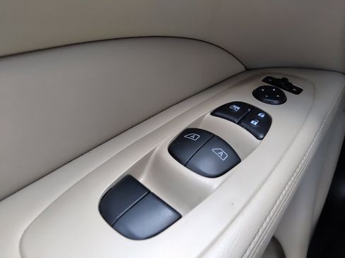 Used 2019 Nissan Pathfinder Platinum FWD image 27