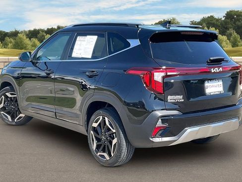 Used 2024 Kia Seltos SX w/ SX Sunroof Package AWD/4WD image 11
