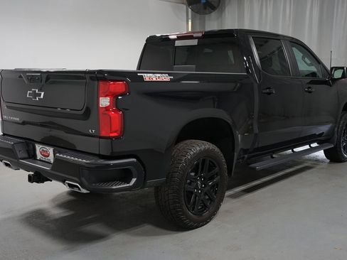 Used 2024 Chevrolet Silverado 1500 LT Trail Boss w/ Convenience Package II AWD/4WD image 8
