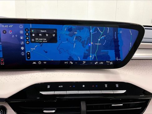 Used 2025 Buick Enclave Avenir w/ Super Cruise Package AWD/4WD image 31