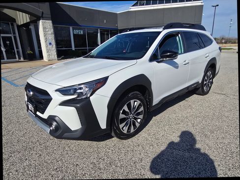 Used 2023 Subaru Outback Limited image 8