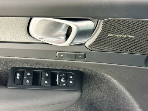 Used 2025 Volvo XC40 B5 Ultra w/ Climate Package image 16