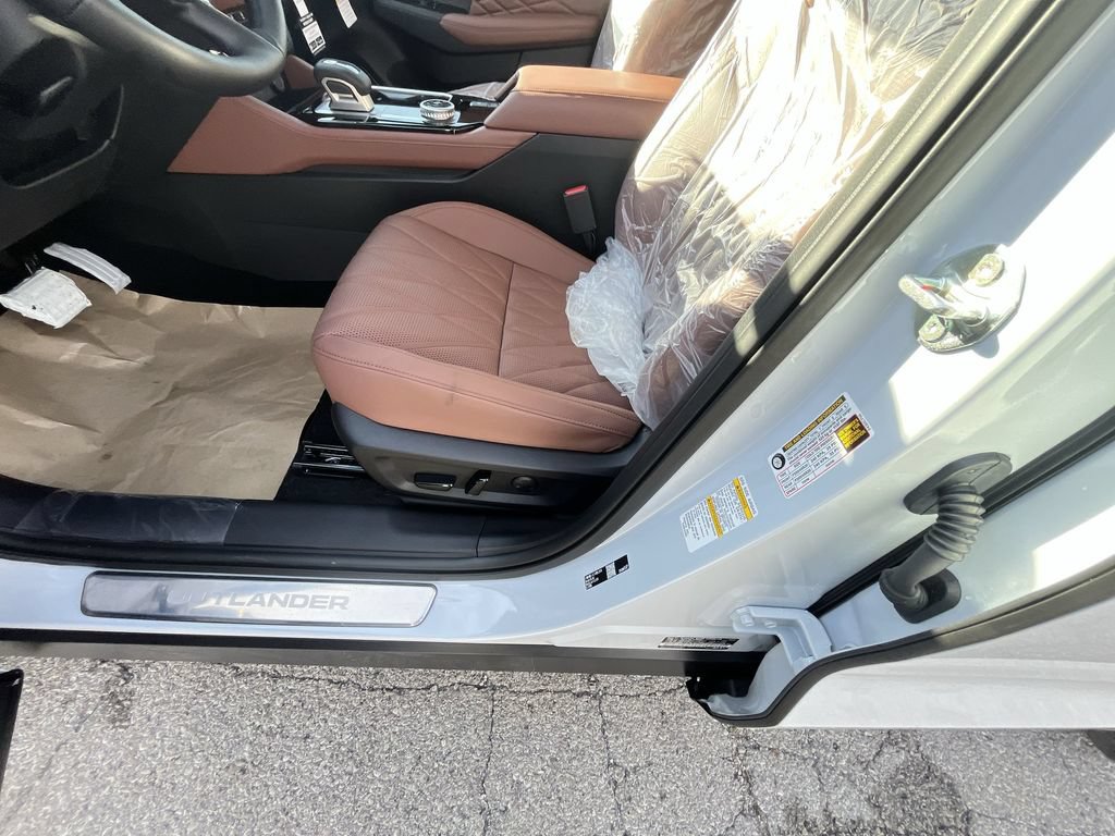 New 2026 Mitsubishi Outlander SEL FWD image 12