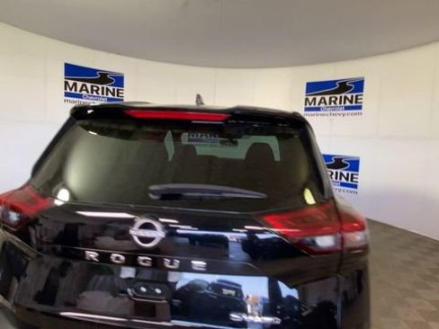 Used 2023 Nissan Rogue SV image 9