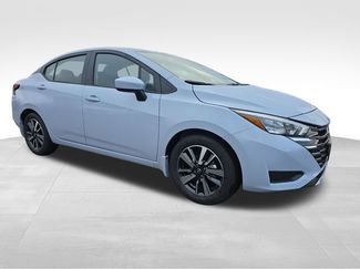 New 2025 Nissan Versa SV w/ Trunk Package 360° Tour