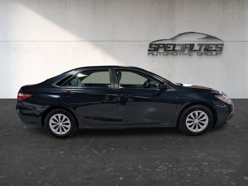 Used 2015 Toyota Camry LE FWD image 11