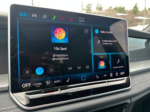 New 2026 Volkswagen Tiguan SE R-Line AWD/4WD image 9
