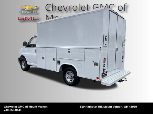 Used 2025 Chevrolet Express 3500 w/ Power Convenience Package image 3