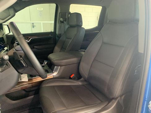 Used 2023 Chevrolet Silverado 1500 LT Trail Boss w/ LT Trail Boss Premium Package AWD/4WD image 11