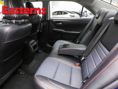 Used 2015 Toyota Camry SE image 21